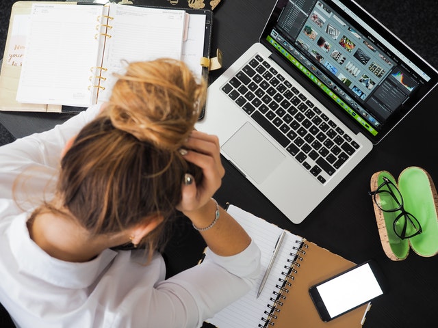 start a side hustle while working full-time