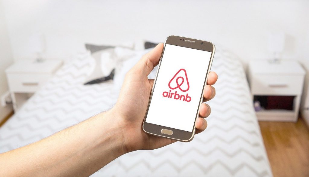 airbnb-2384737_1280